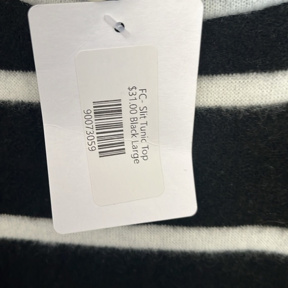 Slit Tunic Top - Picture 3 of 4